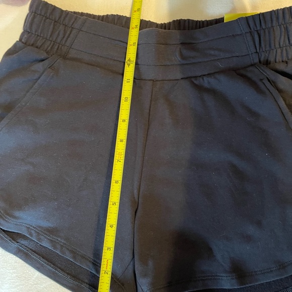 NWT All In Motion Women's Size XS Black Mid-Rise Shorts - Picture 7 of 11